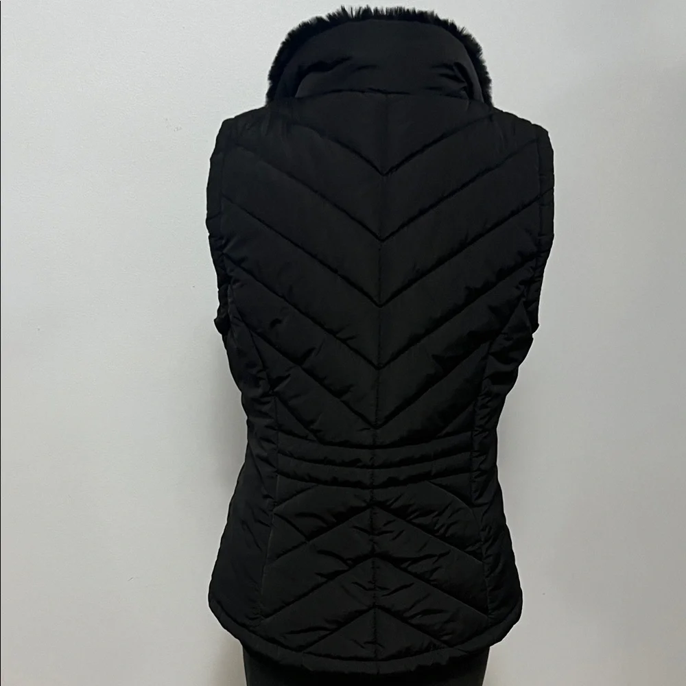 Elie Tahari Black Quilted Vest with Faux Fur Trim - Picture 6 of 7
